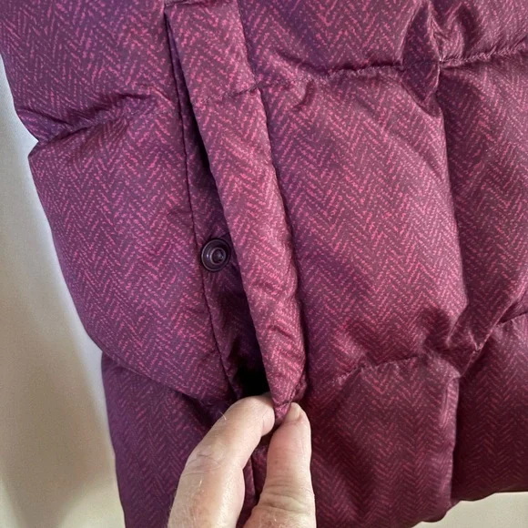 LAND’S END DOWN PUFFER VEST - Picture 2 of 4
